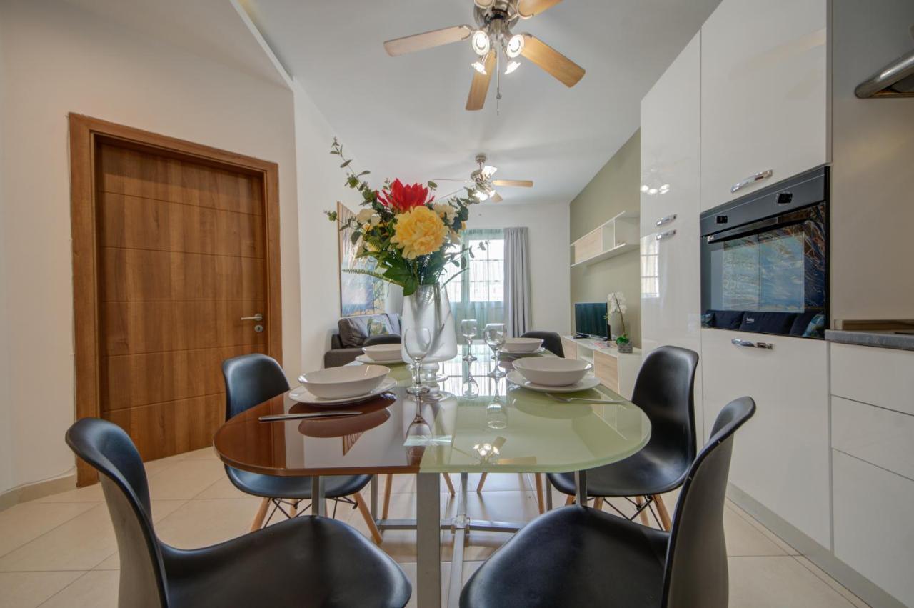 Azure Haven - Gzira Apartments And Penthouse By Shortletsmalta Buitenkant foto