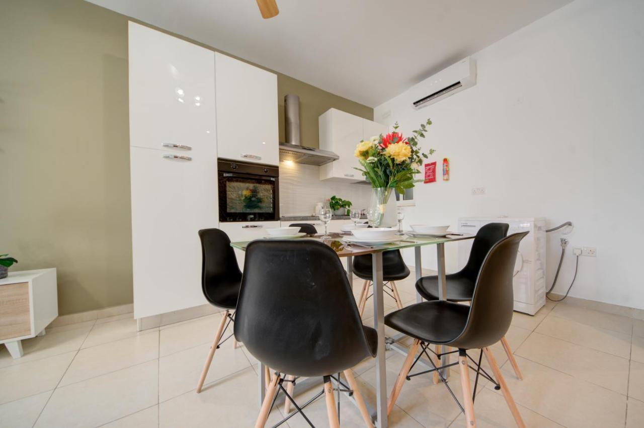 Azure Haven - Gzira Apartments And Penthouse By Shortletsmalta Buitenkant foto