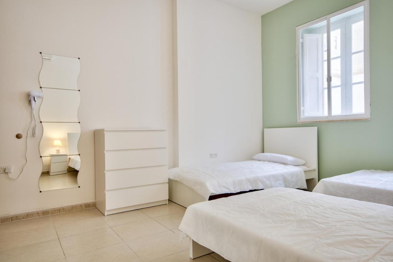 Azure Haven - Gzira Apartments And Penthouse By Shortletsmalta Buitenkant foto