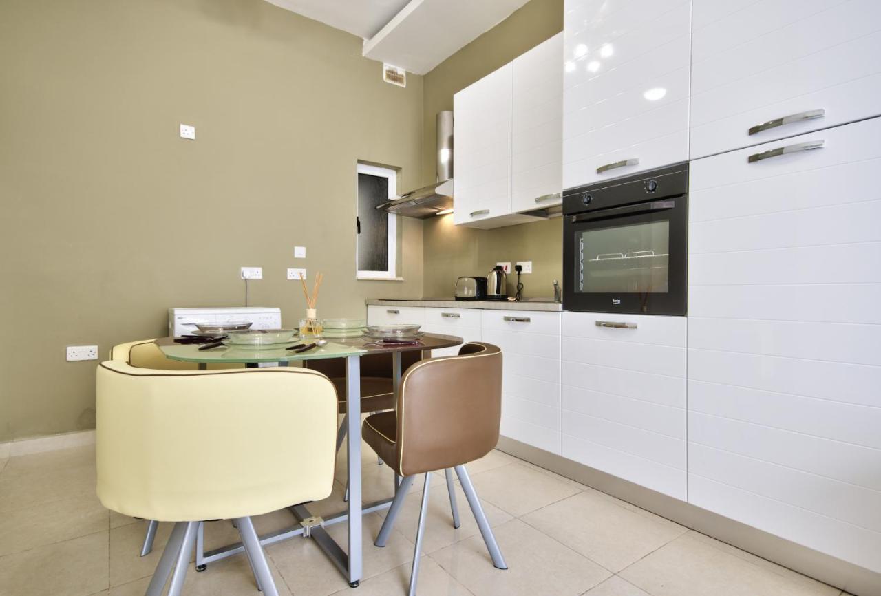 Azure Haven - Gzira Apartments And Penthouse By Shortletsmalta Buitenkant foto