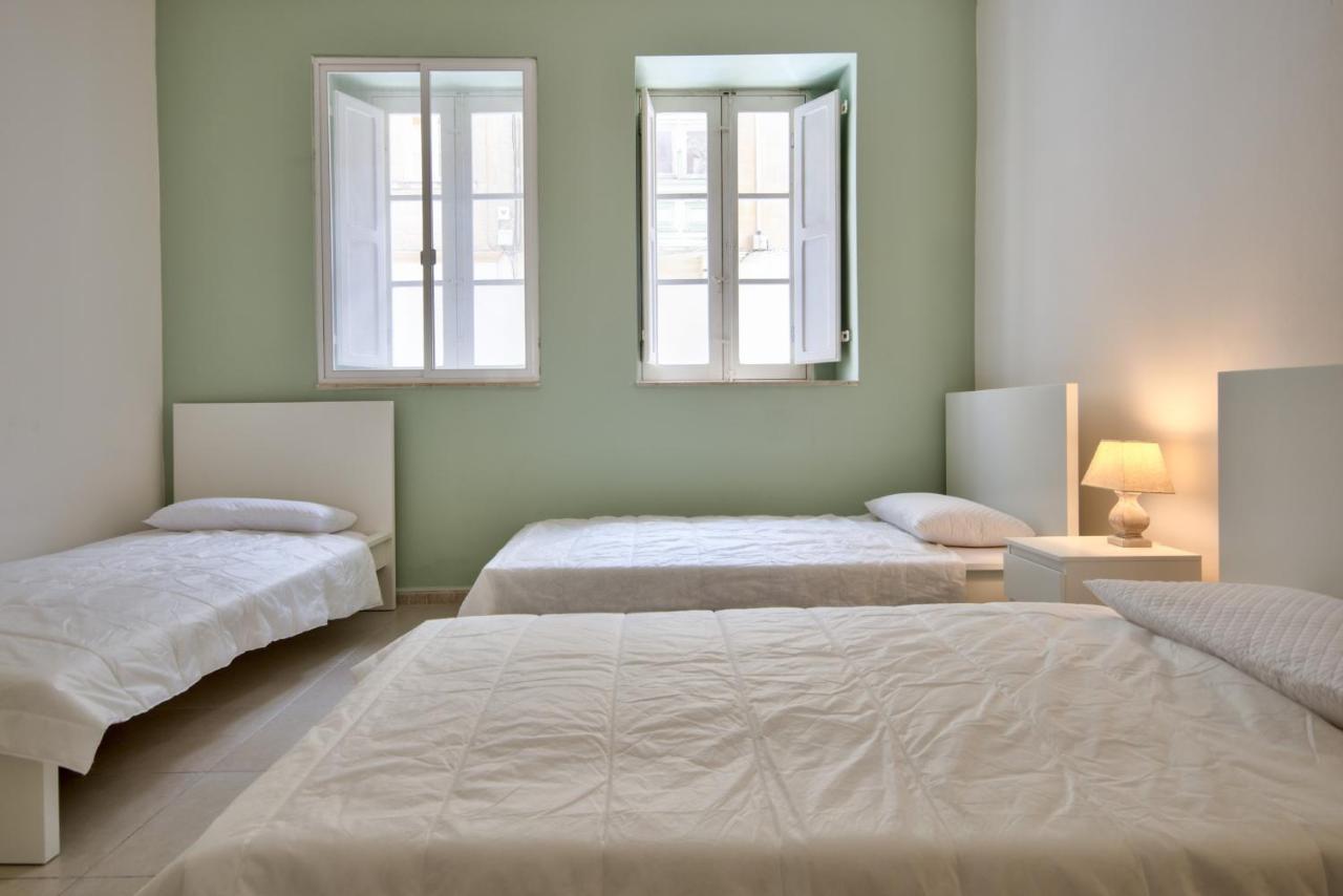 Azure Haven - Gzira Apartments And Penthouse By Shortletsmalta Buitenkant foto