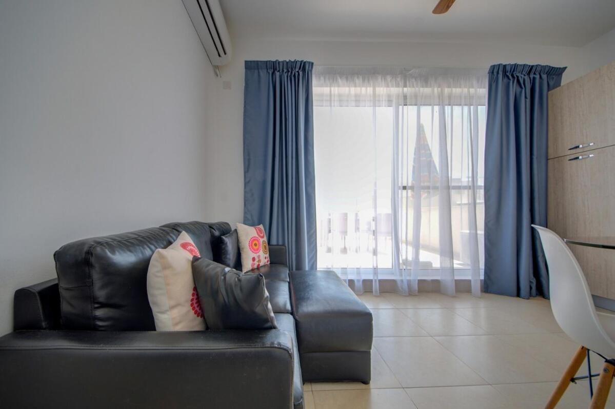 Azure Haven - Gzira Apartments And Penthouse By Shortletsmalta Kamer foto