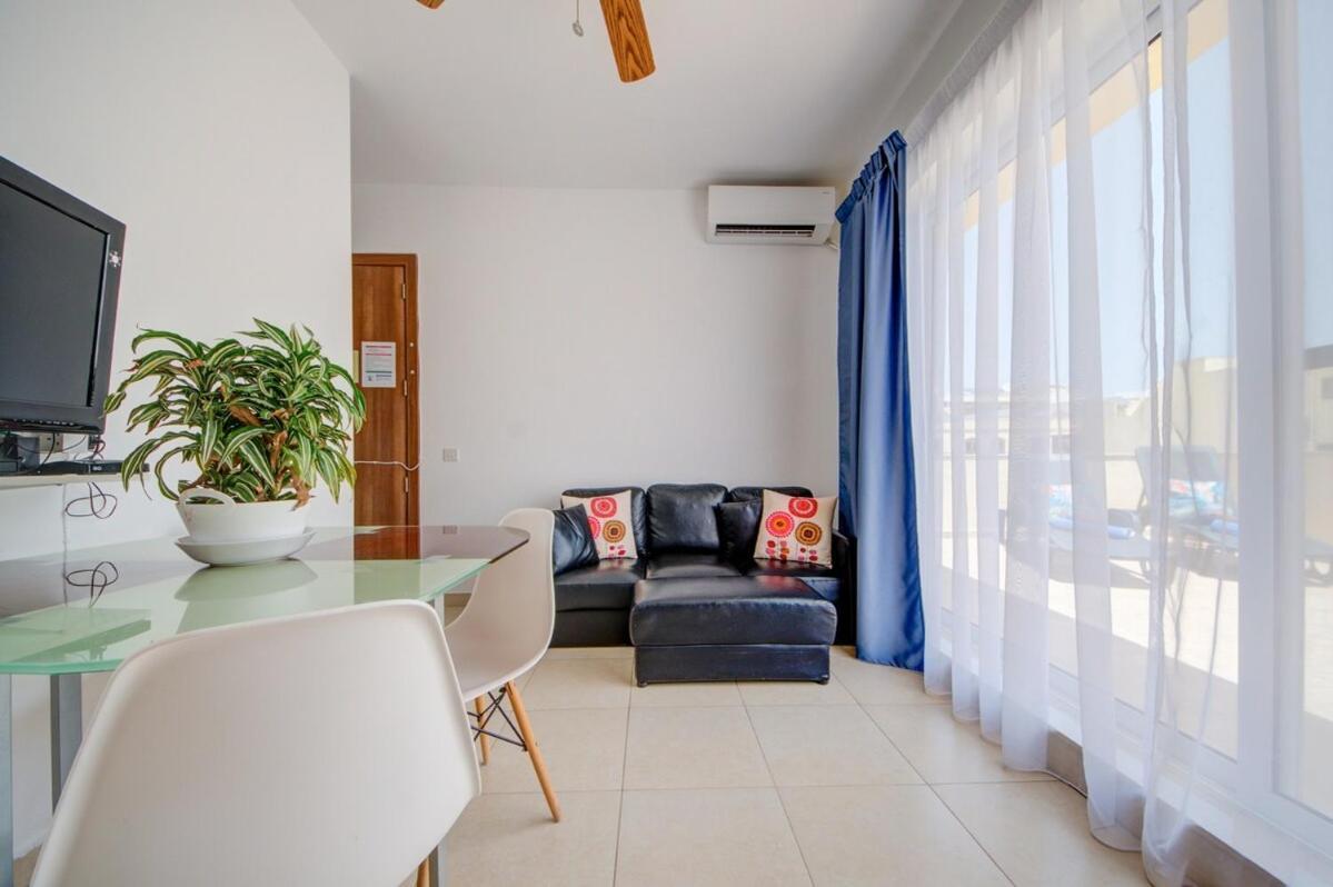 Azure Haven - Gzira Apartments And Penthouse By Shortletsmalta Kamer foto